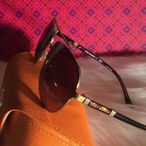 Tory Burch Accessories - Tory Burch sunglasses aviator 6056 Tory Burch Accessories - Tory Burch sunglasses aviator 6056